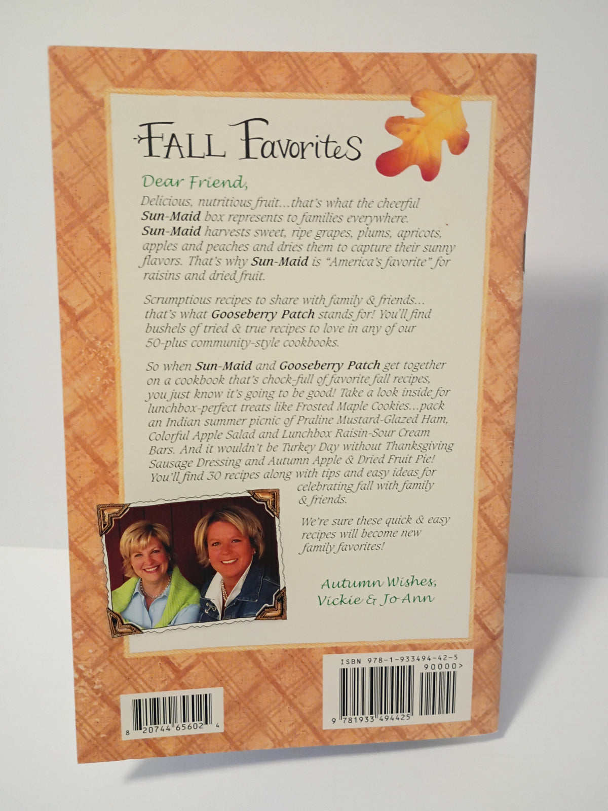 Gooseberry Patch Fall Favorites with Sun-Maid Raisins & Dried Fruit Cookbook